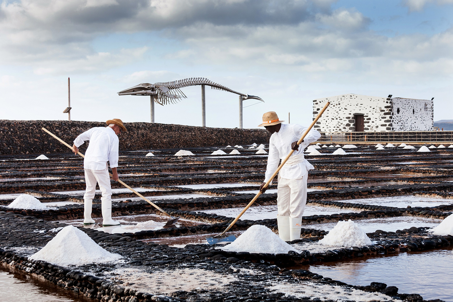 Salineros Fuerteventura extracción de sal marina tradicional